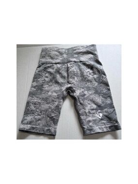 High-Waist Gray Camouflage Athletic Bike Shorts